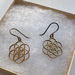 Elegant Gold Flower Earrings